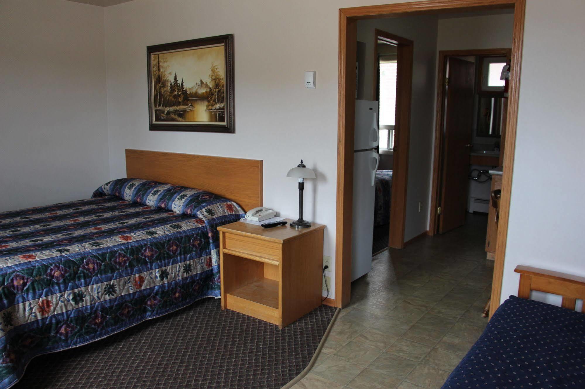 Lakehead Motel Thunder Bay Exterior photo