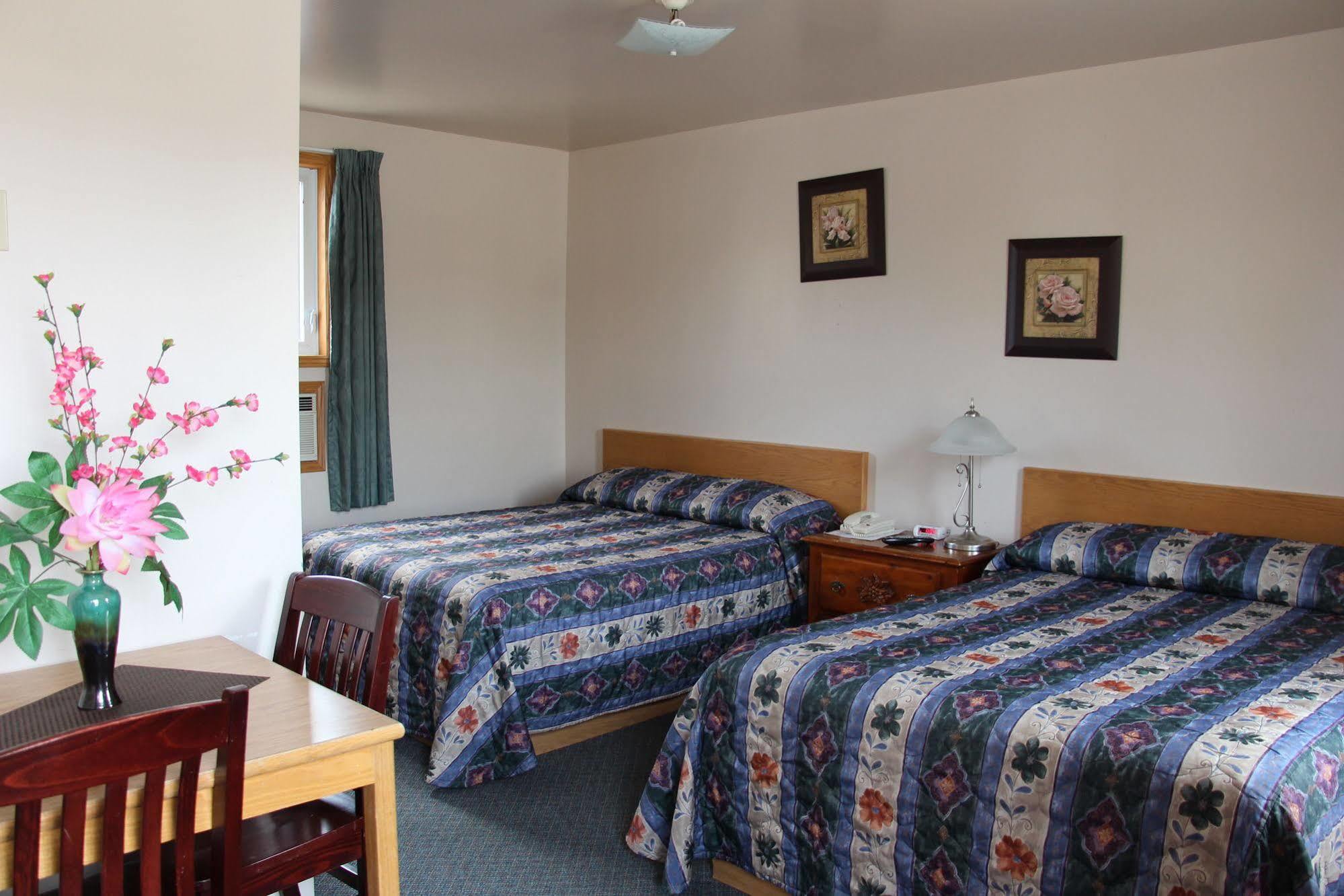 Lakehead Motel Thunder Bay Exterior photo