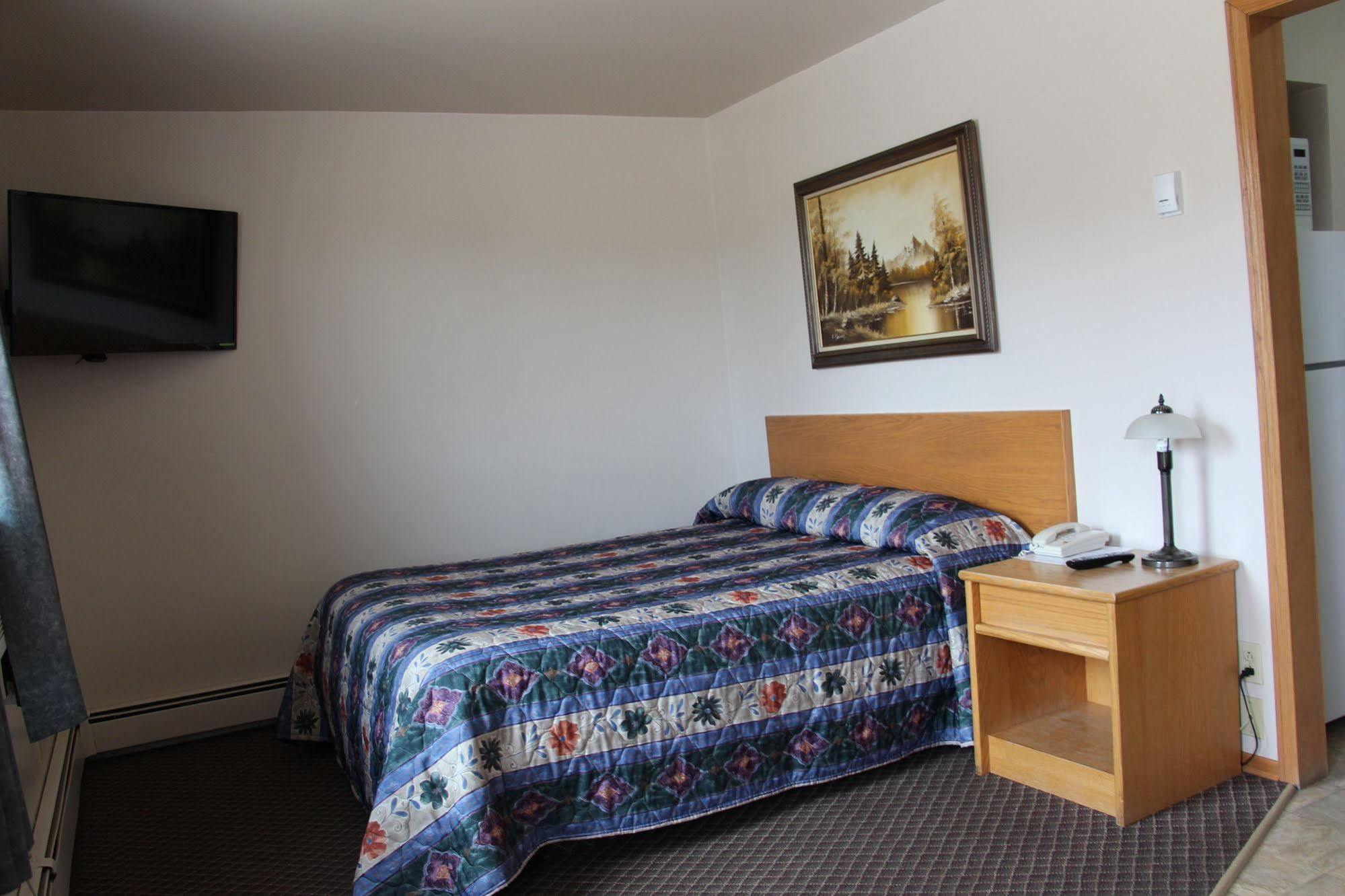 Lakehead Motel Thunder Bay Exterior photo